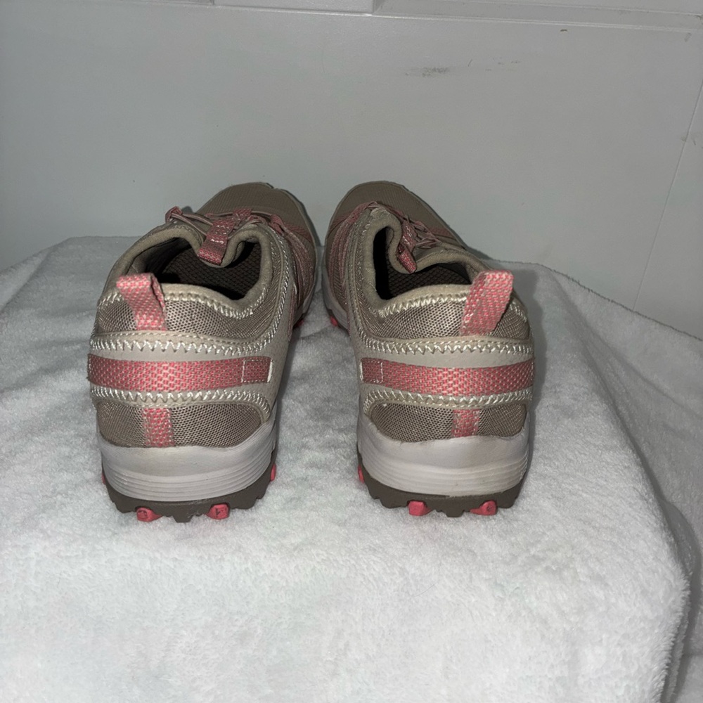 Skechers Pink and Tan Slip on shoes size 8 - Picture 3 of 11